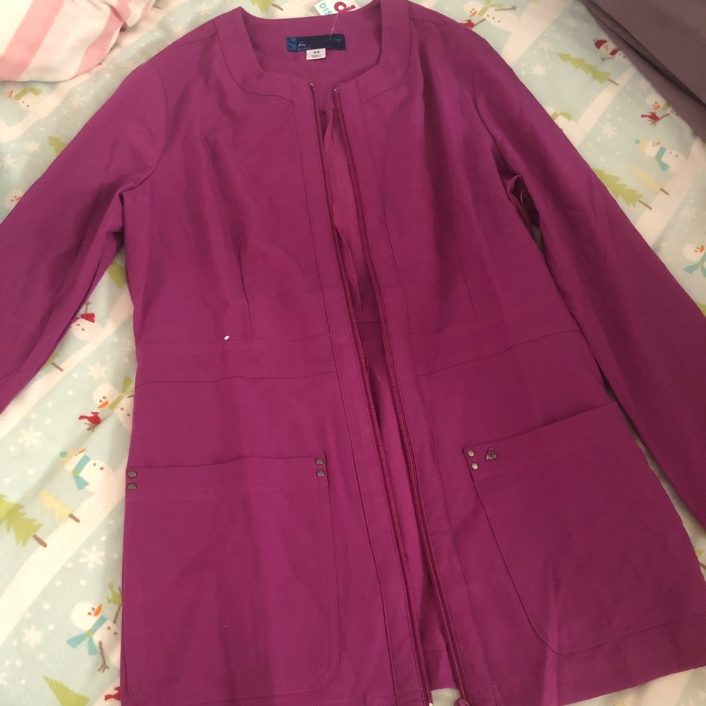 Koi sapphire plum jacket size xs scrubs